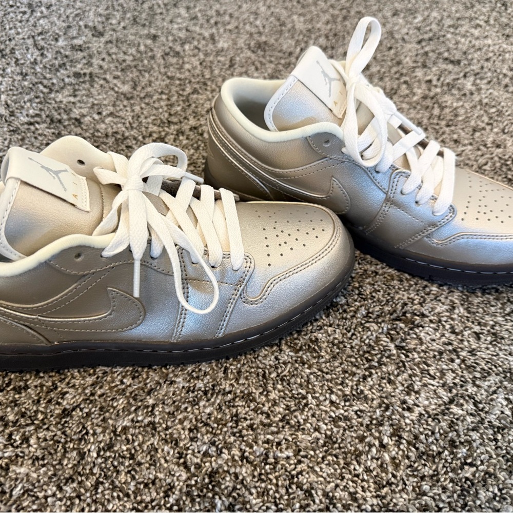 Jordan 1 Nike Low-Top Metallic Zinc Sneakers
